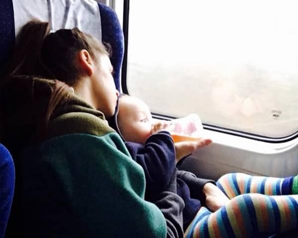 بار مجاز بچه ها و نوزادان در سفر با هواپیما و قطار چقدر است؟