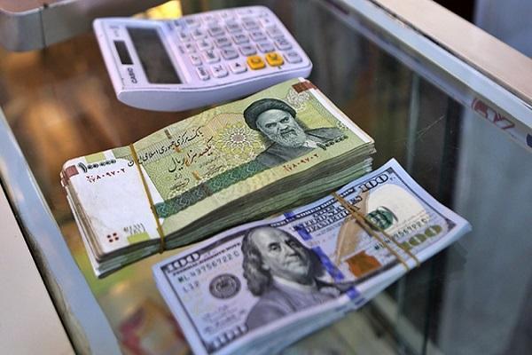 قیمت دلار 19 مهرماه 1399 به 29800 تومان رسید قیمت دلار 19 مهرماه 1399 به 29800 تومان رسید