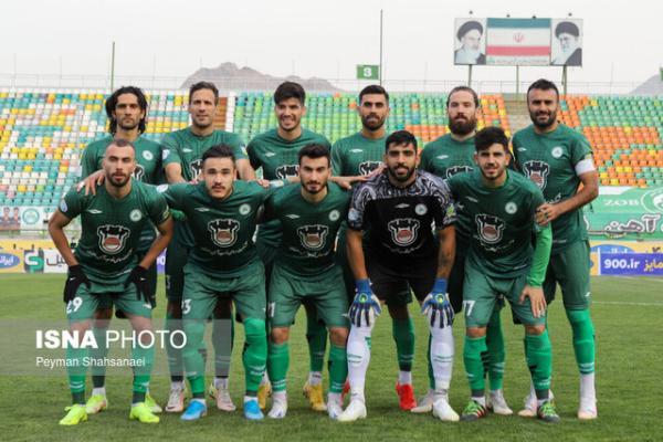 درگیری در ورزشگاه فولادشهر بالا گرفت، اعتراض شدید ذوب آهنی درگیری در استادیوم فولادشهر بالا گرفت، اعتراض شدید ذوب آهنی ها به داوری